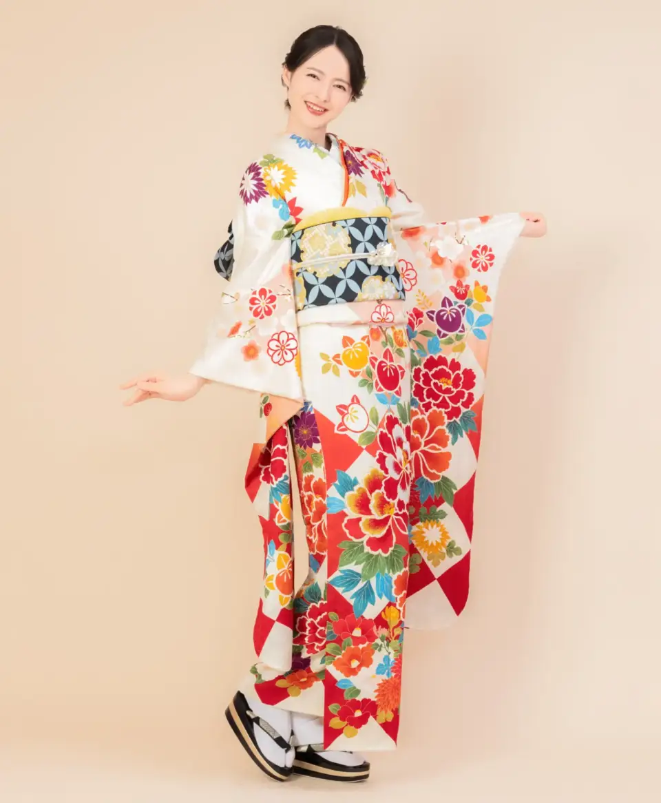 煌びやかに優雅に、華やかさ満点のお振袖。