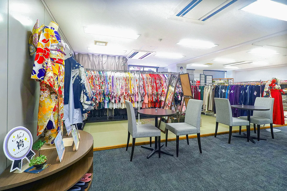 京都さがの館 茨木店 店内画像