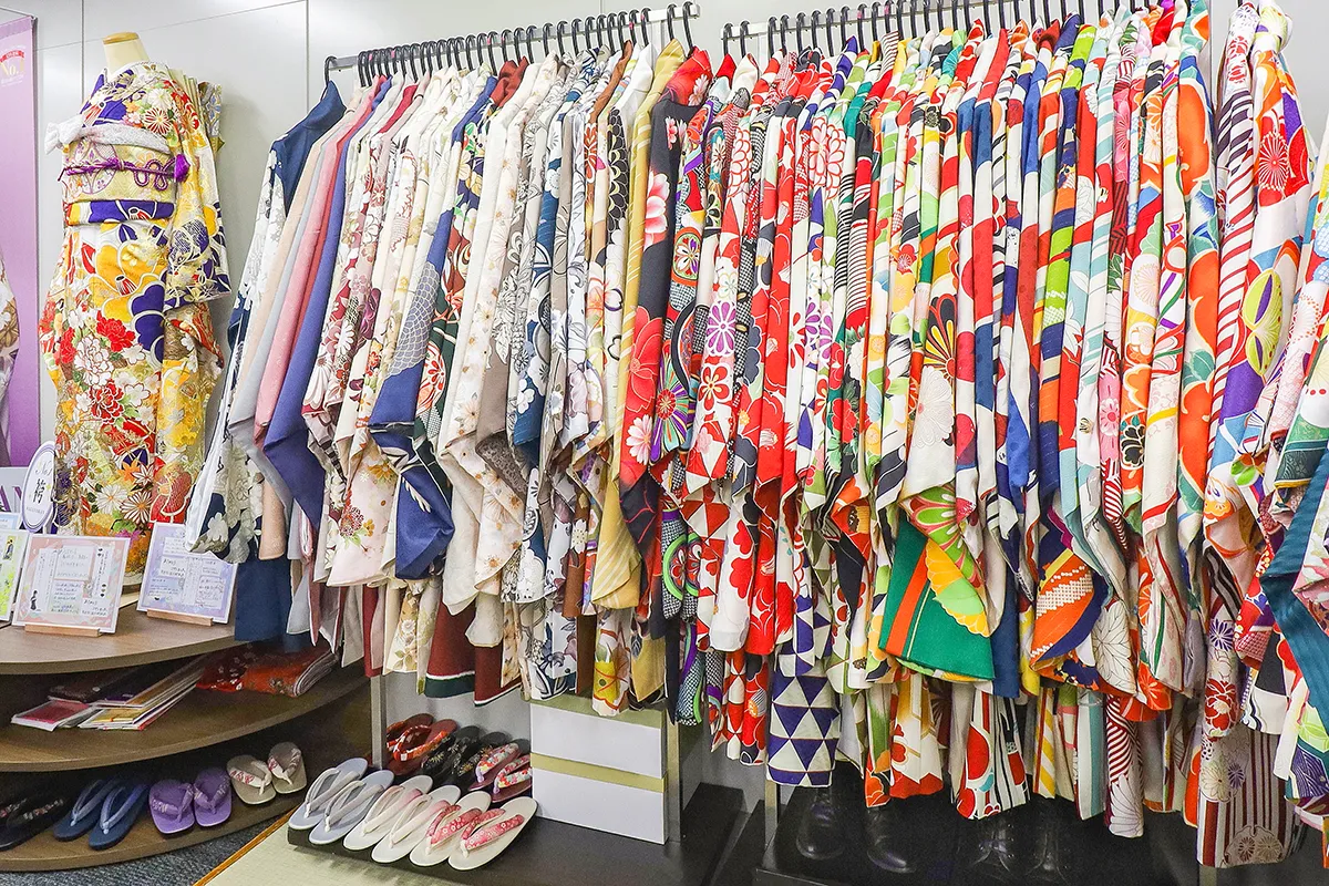 京都さがの館 茨木店 店内画像