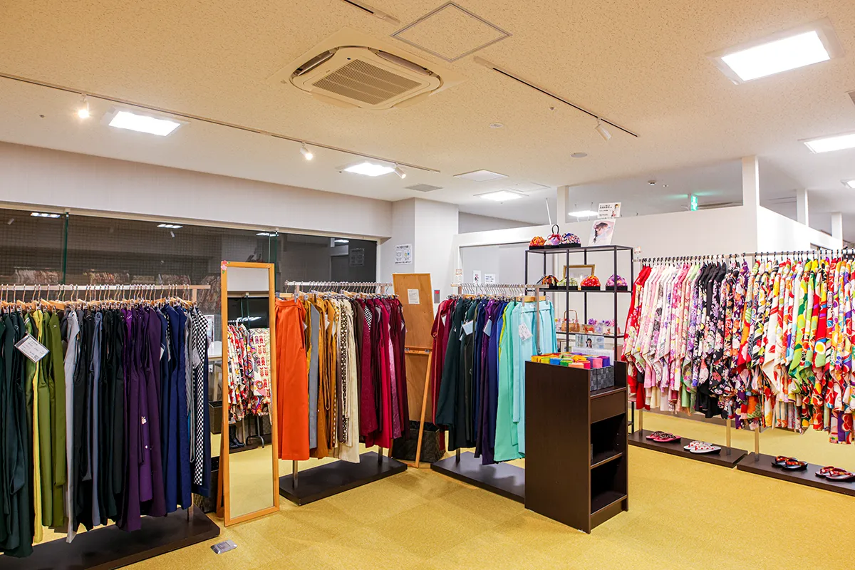 卒業式袴レンタル京都さがの館新宿店