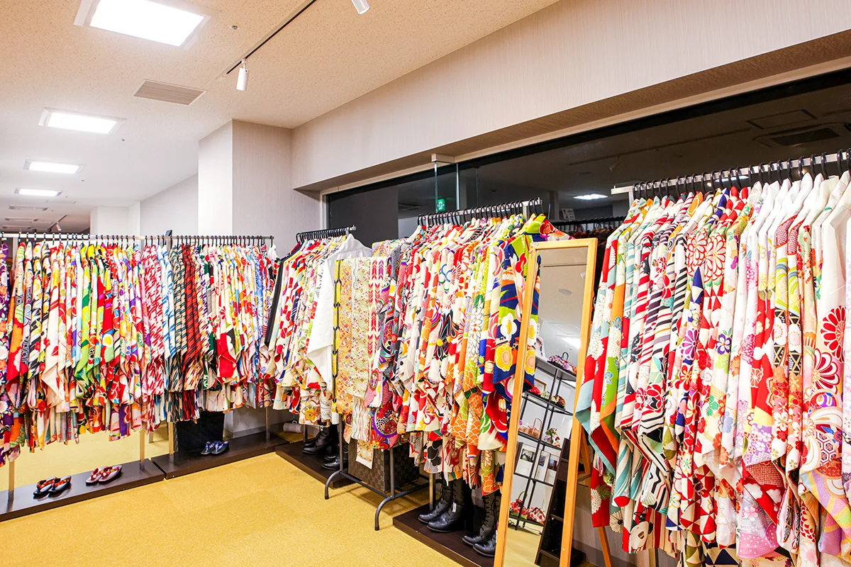 卒業式袴レンタル京都さがの館新宿店