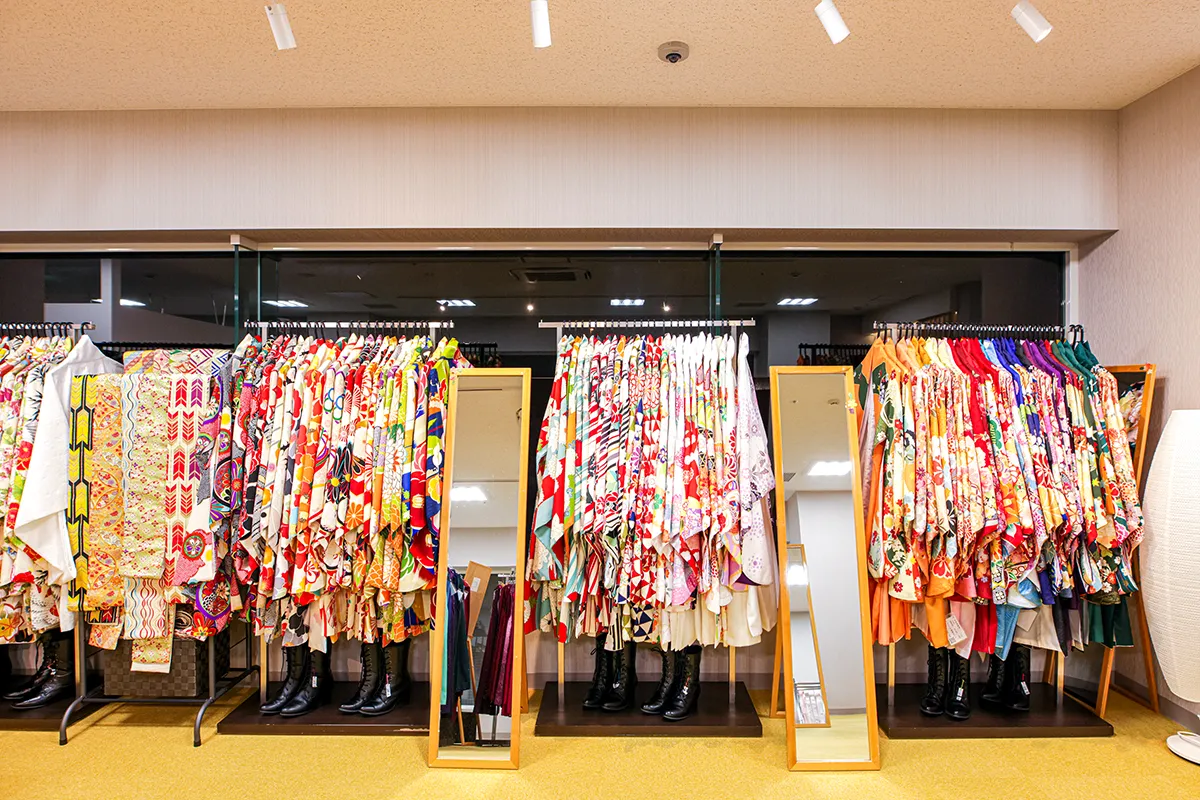 卒業式袴レンタル京都さがの館新宿店