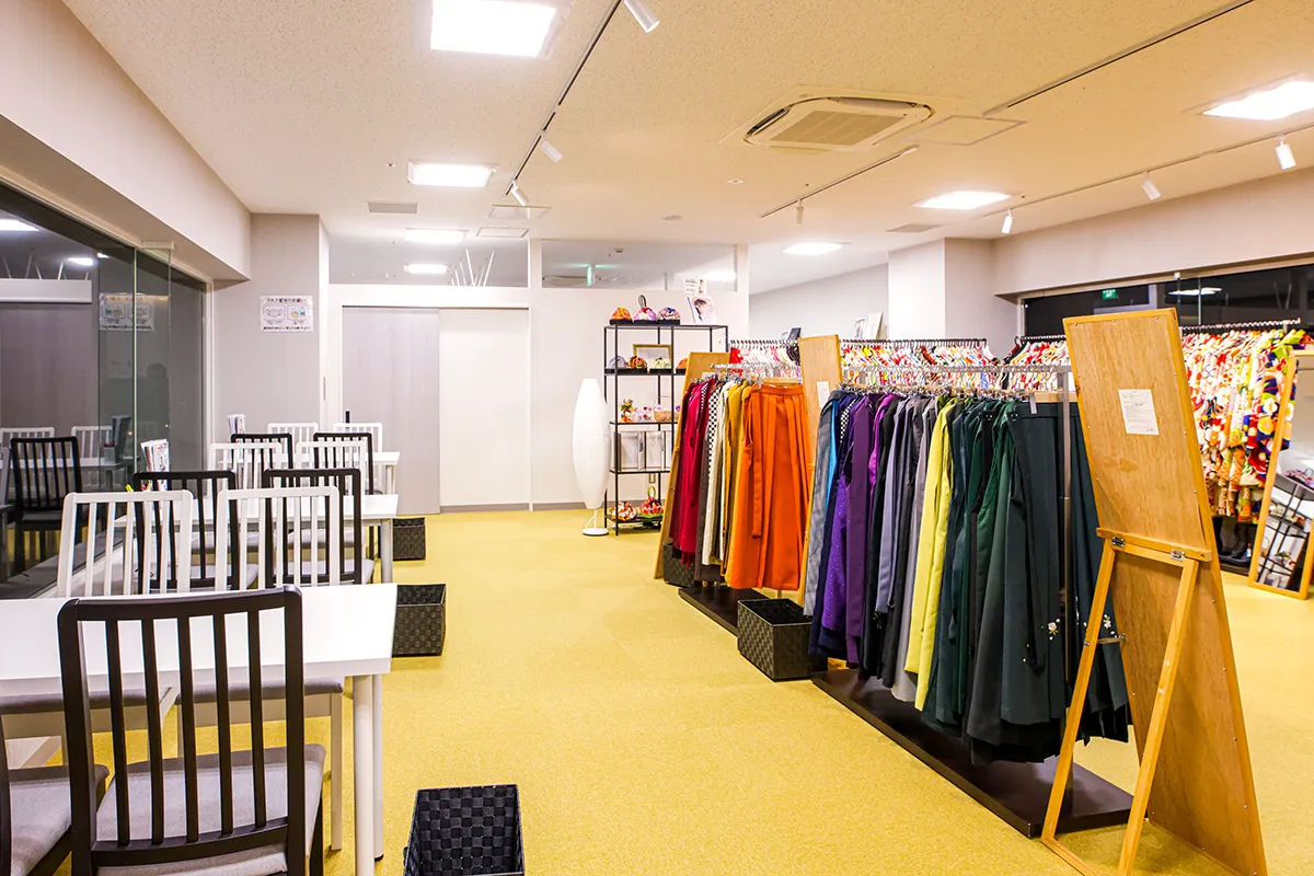 卒業式袴レンタル京都さがの館新宿店