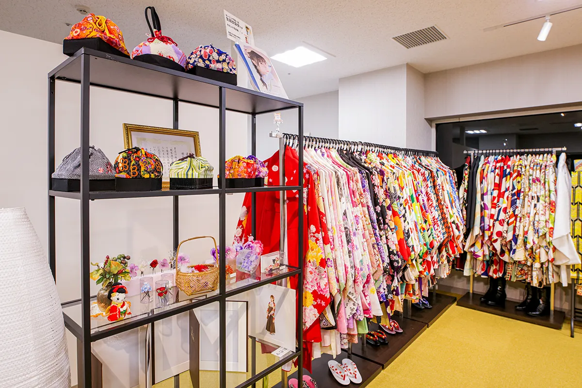 卒業式袴レンタル京都さがの館新宿店