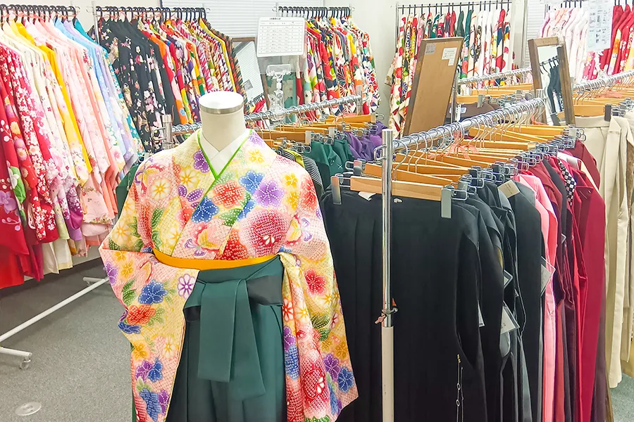 卒業式袴レンタル京都さがの館町田店