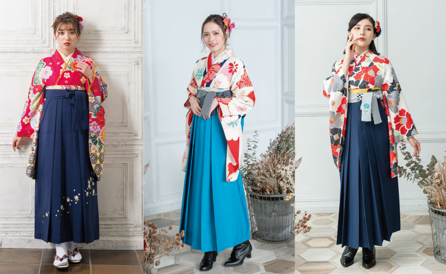 京都さがの館でレンタルできる赤と青の卒業式袴