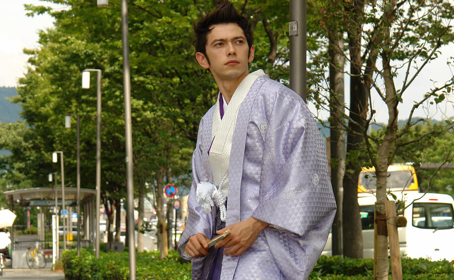 男性必見 紋付袴orスーツ 成人式に着たいのはどっち 京都さがの館
