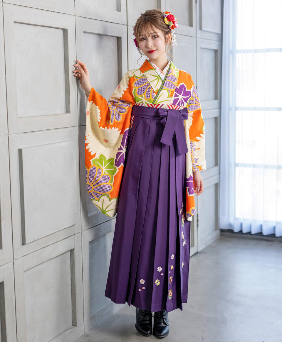 オレンジと紫の華やかな卒業式のレンタル袴