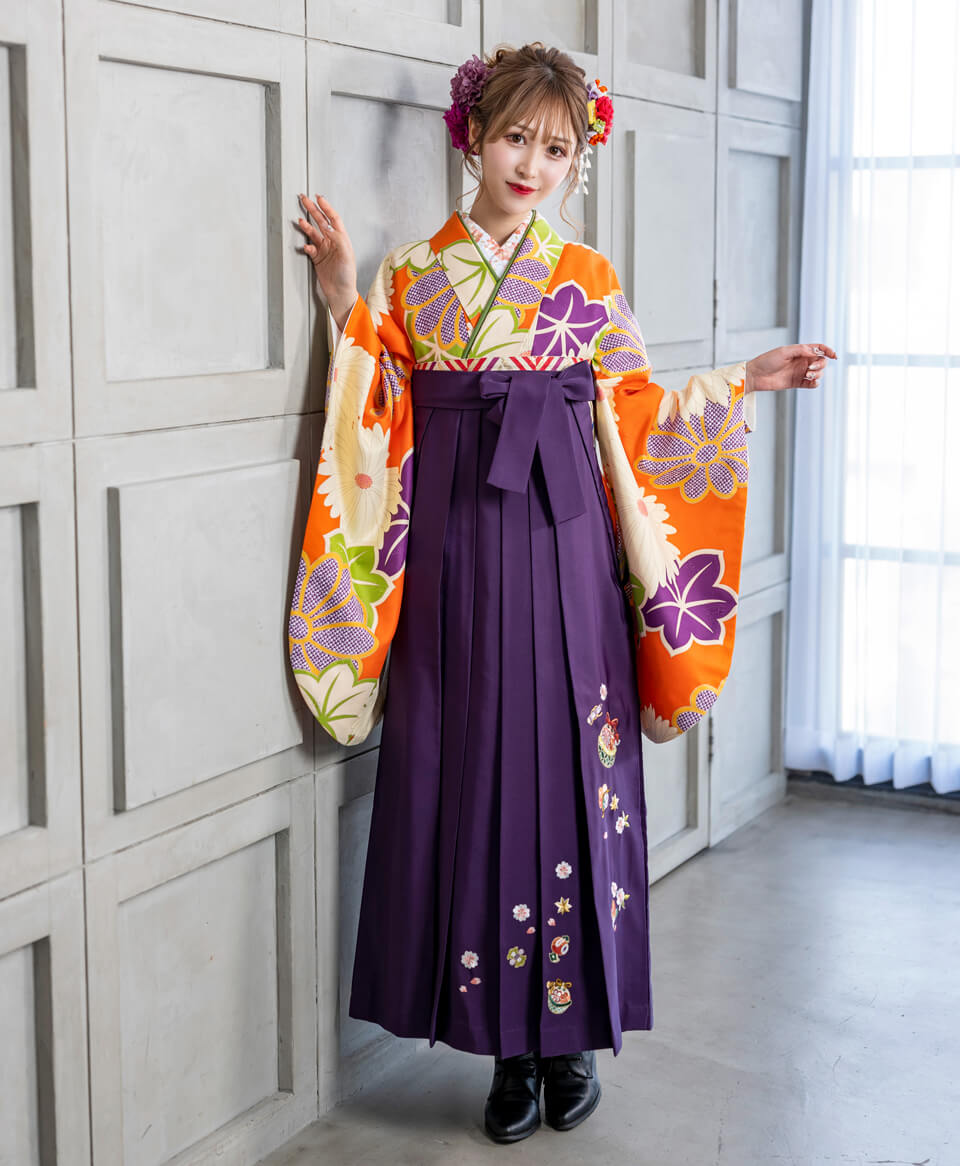 オレンジと紫の華やかな卒業式のレンタル袴