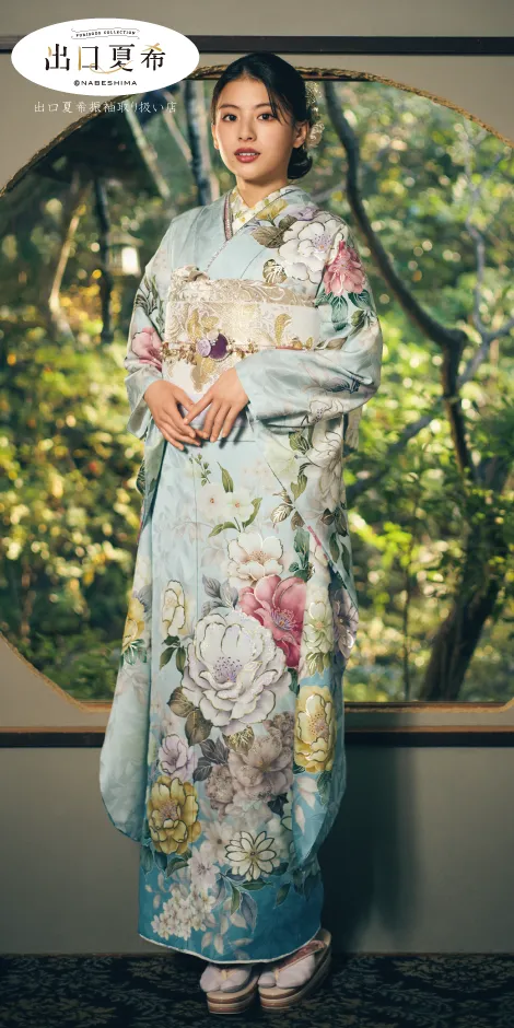 出口夏希の成人式振袖「薄水色地濃ピンク牡丹に洋花」着用イメージ
