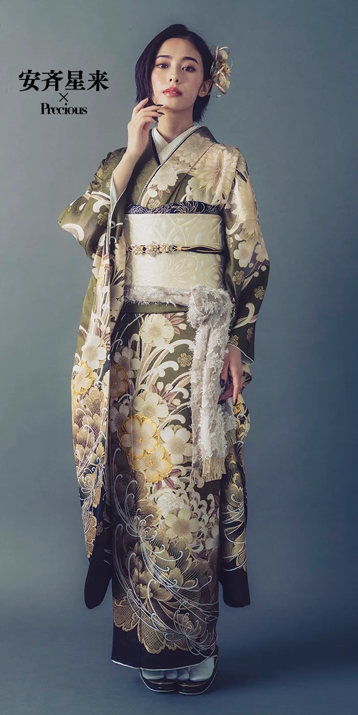 桜田ひより着用クールなデザインの成人式の振袖