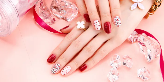 レトロモダン（個性的・ポップ）× 遊び心あふれるアートネイル