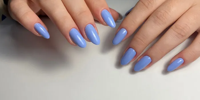 クールな「青色・紺色」振袖 × 知的で洗練されたネイル