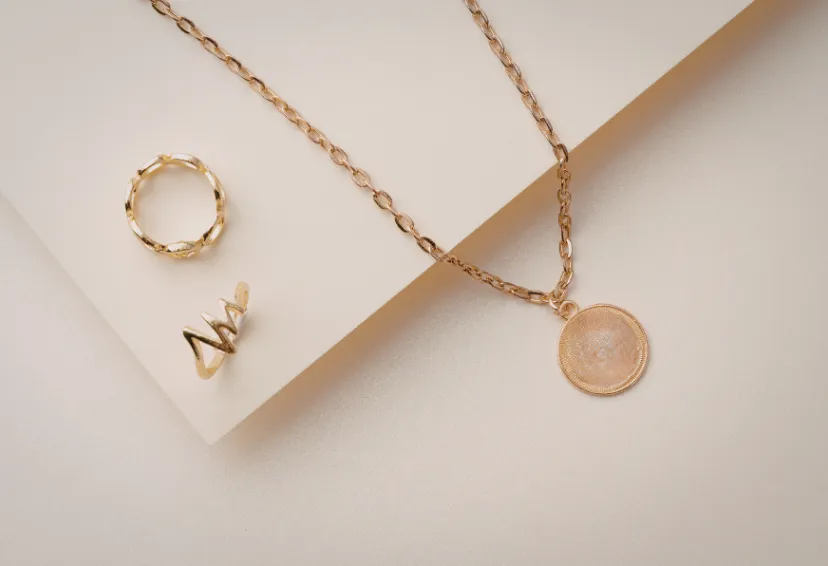 振袖にアクセサリーを合わせた際の注意点