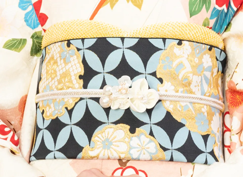 成人式の振袖におすすめの白の帯締め 洋風・上品・華やかコーデ